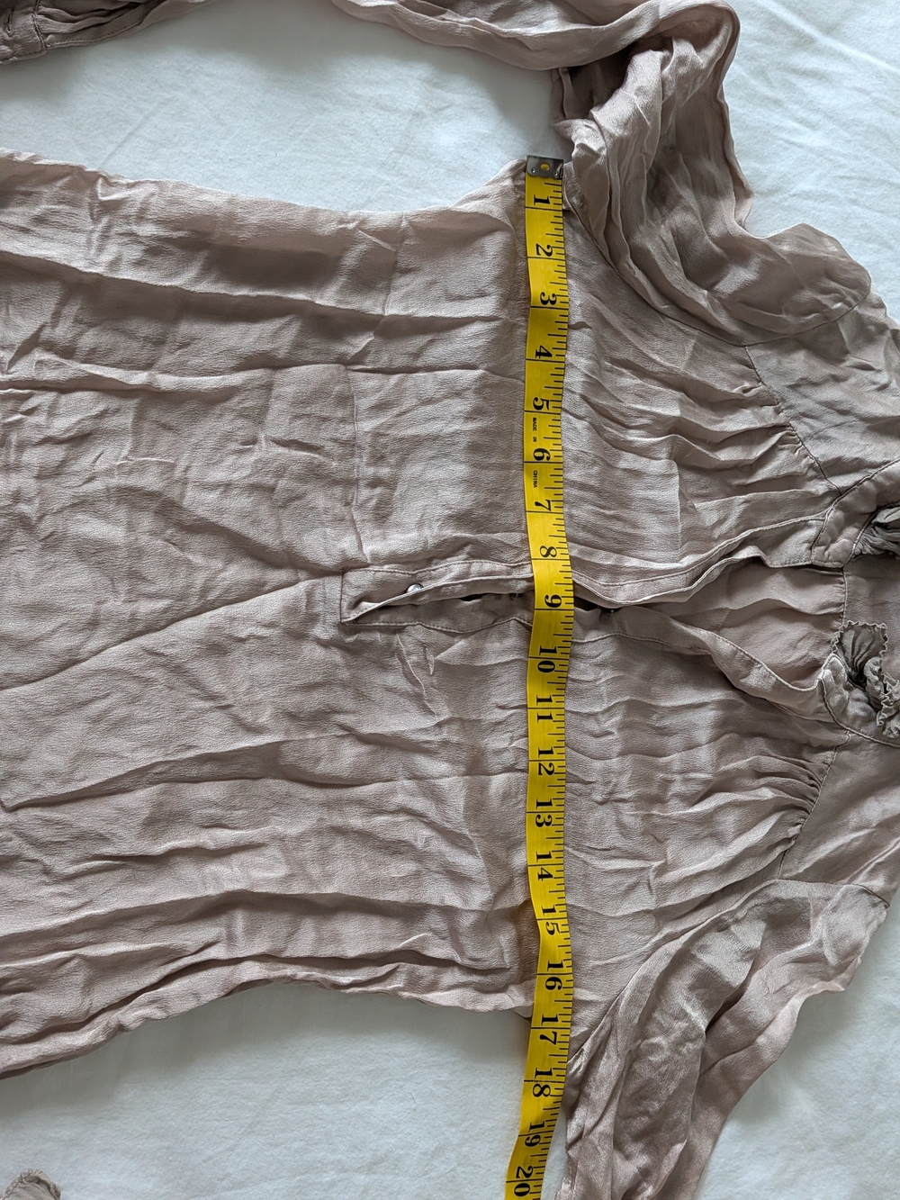 Diane von Furstenberg DVF 100% Silk Ruffle Blouse Taupe Size 4 - Picture 6 of 7